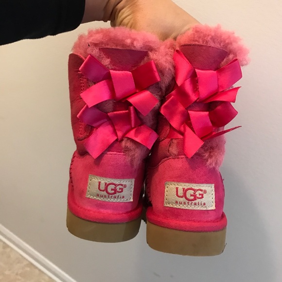 Pink uggs - Picture 1 of 5